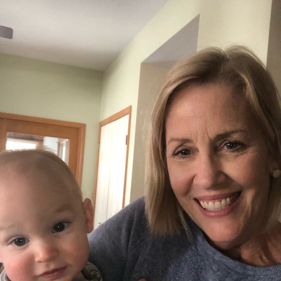 Meet your Posher, Carol - Picture 1 of 1